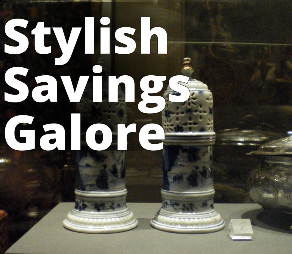 File:BLW Sugar casters, V&A.jpg - a couple of porcelain vases sitting on a table